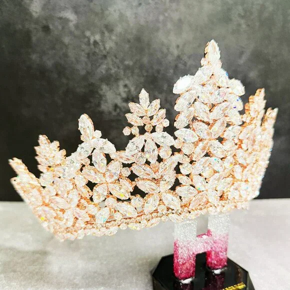 Luxury Rose gold crown, Swarovski crystal crown, wedding jewelry, Pageant Crown - Picture 4 of 9